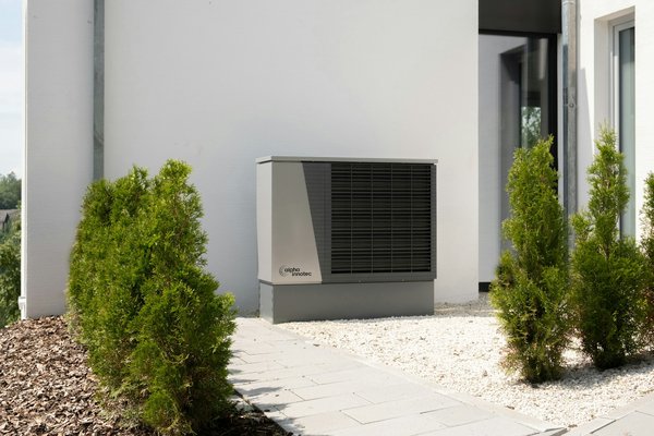 What are the top recommendations for choosing a home battery storage system in the UK?
